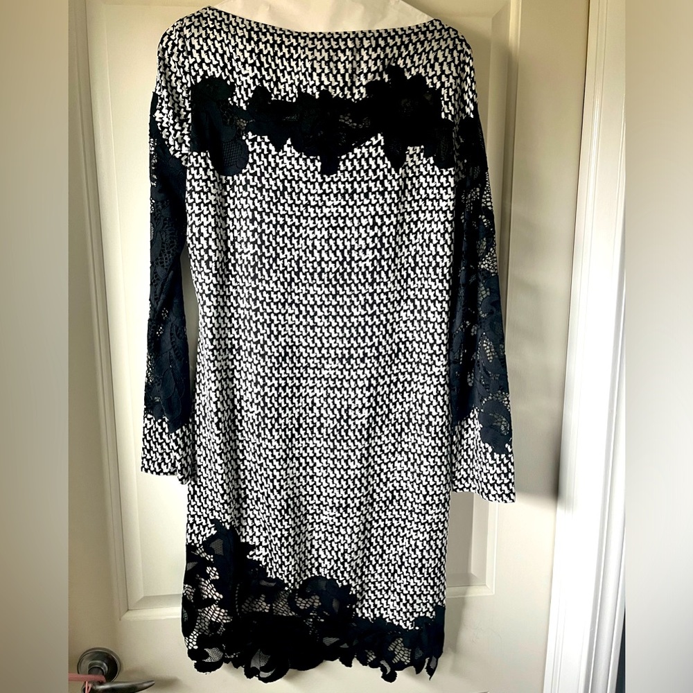 Cocktail dress lace black and white size 6